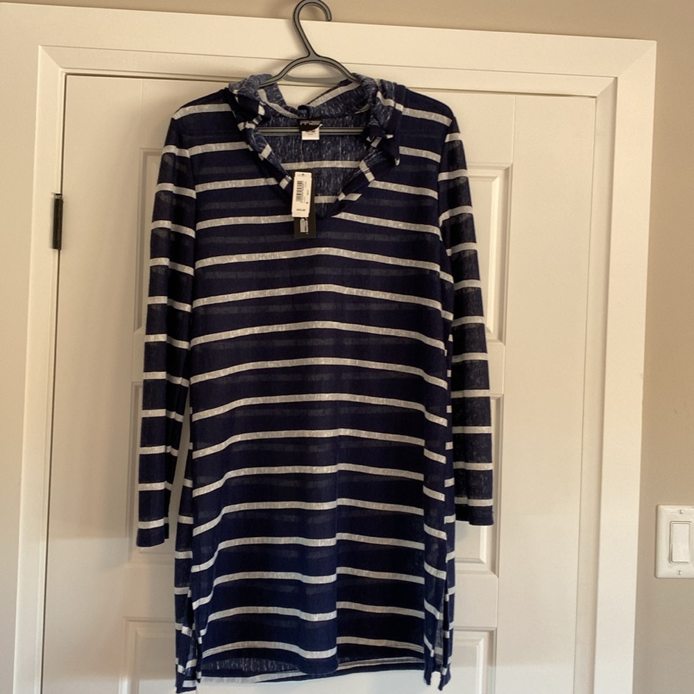 Cover Me bathing suit cover up NWT Sz medium made in Canada lightweight hood